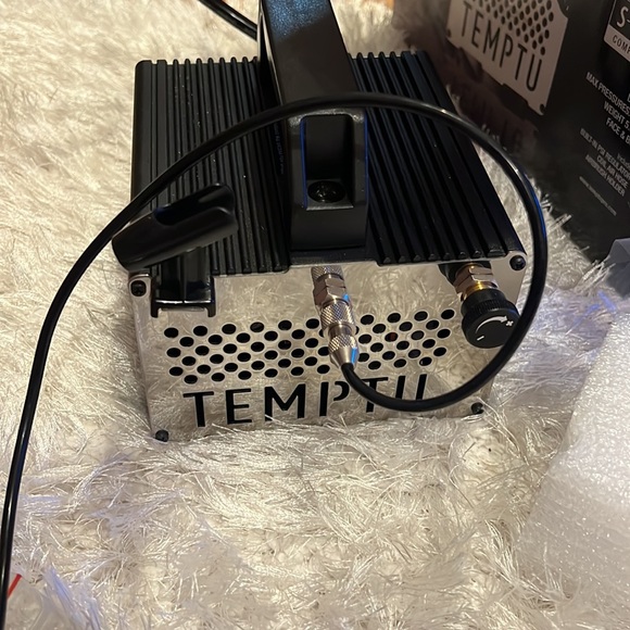 Pro Plus Complete Airbrush Kit
$425.00
($675.00 Value) Excellent for makeup. - Picture 6 of 11